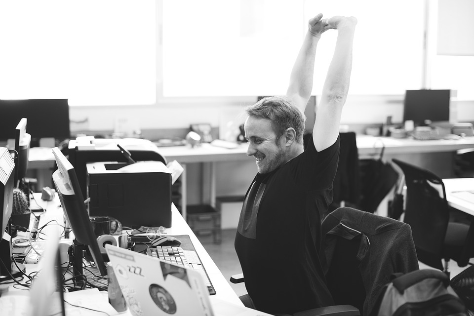 Read more about the article The Best Stretches for Office Workers