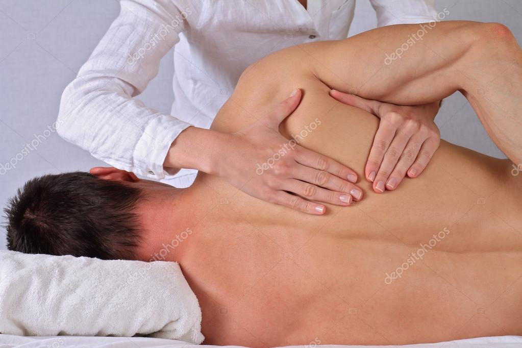 Read more about the article Difference Between Chiropractic Therapy and Osteopathy